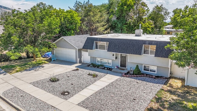 property at 1076 Godatia Ln
