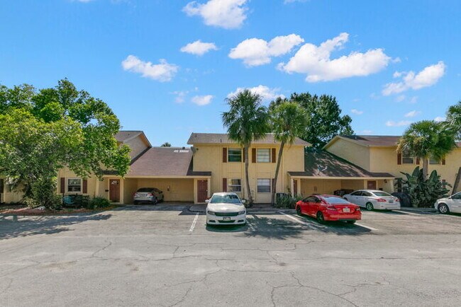 7509 Fragancia Ct in Tampa, FL - Building Photo - Building Photo