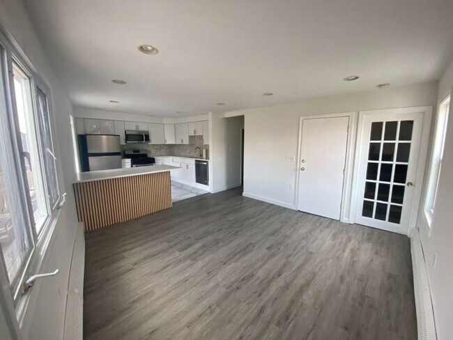 1179 S Main St in Fall River, MA - Building Photo - Building Photo