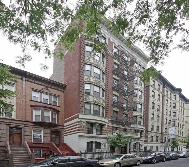 Weston House in New York, NY - Building Photo - Building Photo