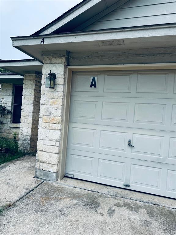 1301 Armadillo Rd in Austin, TX - Building Photo - Building Photo