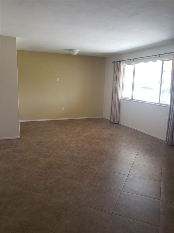 714 Indian Wells Ave in Sun City Center, FL - Building Photo - Building Photo