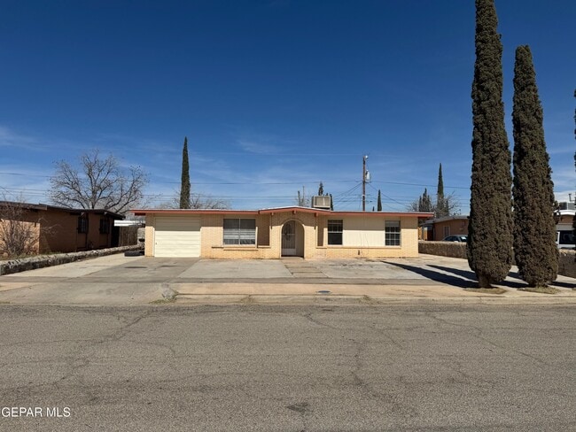 5629 Wadsworth Ave in El Paso, TX - Building Photo - Building Photo