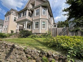 152-154 Waverly Rd, Unit 154 Waverly Rd in North Andover, MA - Building Photo