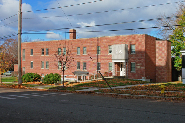 Carrier Crest Apartments in Grand Rapids, MI - Building Photo - Building Photo