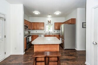 1418 Whispering Oaks Trl in Mount Pleasant, SC - Foto de edificio - Building Photo