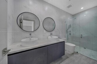 2926 Bird Ave in Miami, FL - Foto de edificio - Building Photo