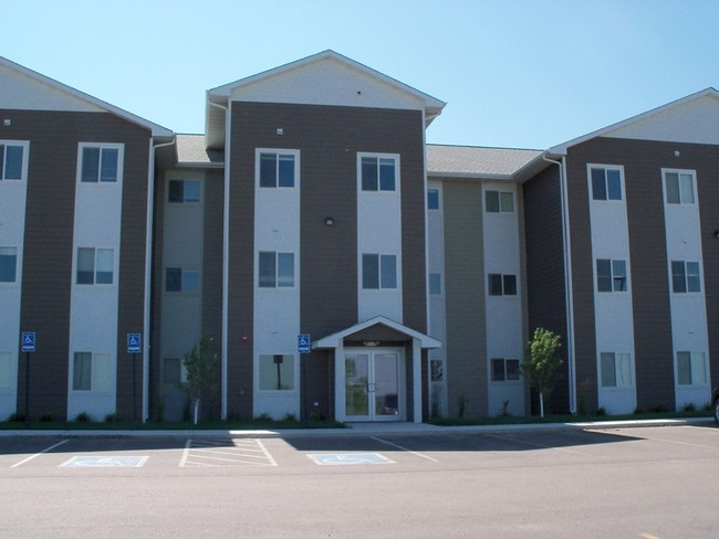 Campus Tech in Mitchell, SD - Foto de edificio - Building Photo