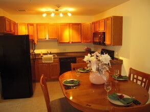 Stonybrook Apartments in Epping, NH - Foto de edificio - Building Photo