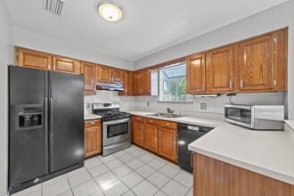 3217 Crocus Ln in Virginia Beach, VA - Building Photo - Building Photo