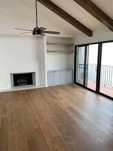 303 Coast S Blvd, Unit 13 in San Diego, CA - Foto de edificio - Building Photo