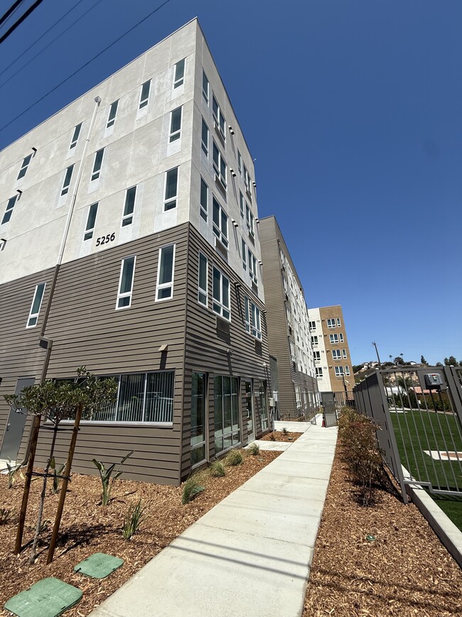 Naranja Apartments