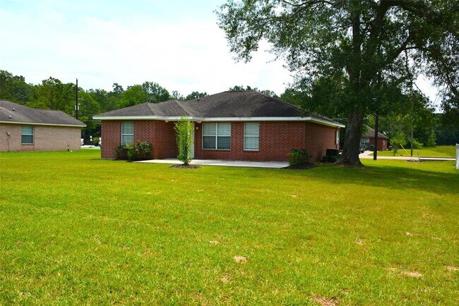 1308 Shell Ave in Cleveland, TX - Building Photo - Building Photo