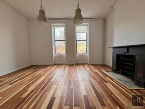 3.5BR 1BA Floor-Through By Fort Greene Park in Brooklyn, NY - Building Photo - Building Photo