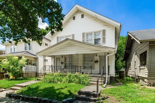 property at 1411-1413-1413 N 5th St
