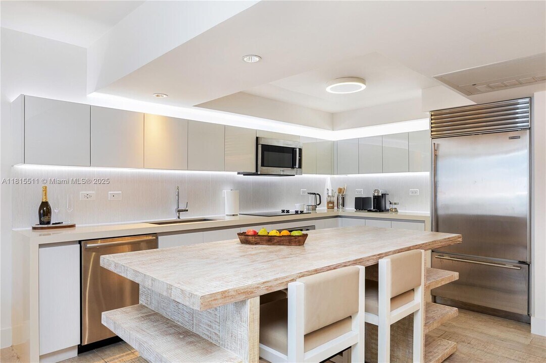 102 24th St in Miami Beach, FL - Building Photo