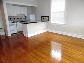 1310 Willow Branch Ave-Unit -unit 10 in Jacksonville, FL - Building Photo - Building Photo