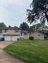 817 E Sheridan St in Olathe, KS - Building Photo