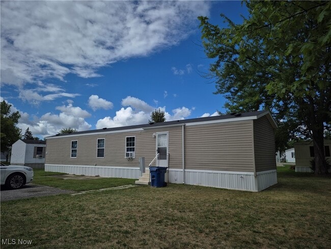 125 Cedar Brook Dr in Elyria, OH - Building Photo - Building Photo