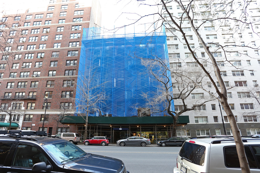 435 E 86th St in New York, NY - Building Photo