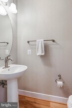 2205 Richmond Hwy in Alexandria, VA - Building Photo - Building Photo