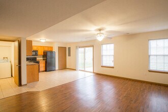 5303 Silver Mill Dr in Columbia, MO - Building Photo - Building Photo