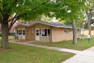 Kiwanis Manor Apartments in Charlotte, MI - Building Photo - Building Photo