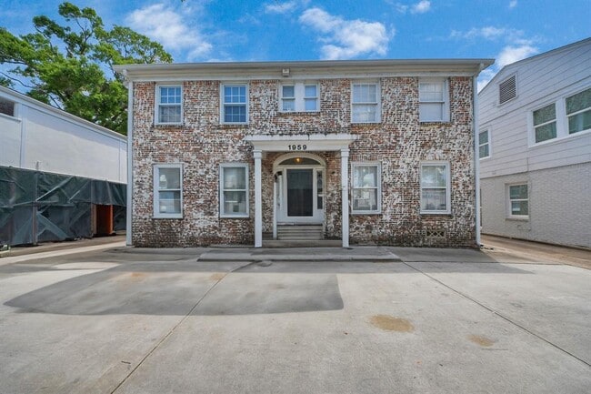 property at 1959 Richmond Ave.