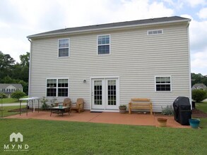 1506 Cairo Way in Fuquay Varina, NC - Foto de edificio - Building Photo