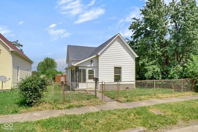 2400 Walnut St in Anderson, IN - Building Photo - Building Photo