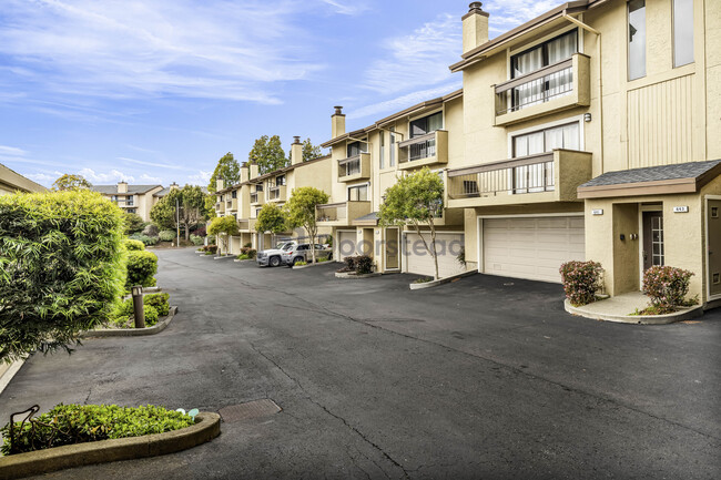 641 Stonegate Dr in South San Francisco, CA - Building Photo - Building Photo