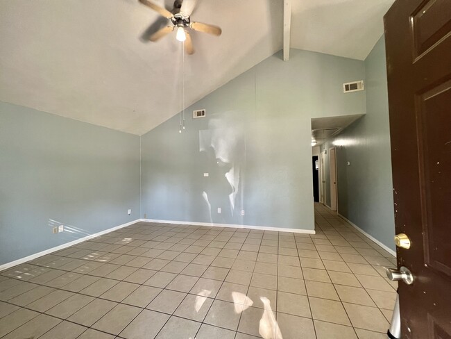 property at 2521 S Pearland Ave