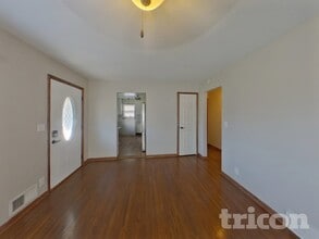 16377 Duluth Ave SE in Prior Lake, MN - Foto de edificio - Building Photo