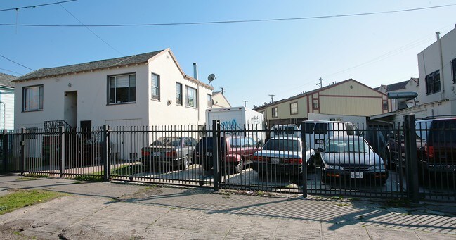 1836 25th Ave in Oakland, CA - Foto de edificio - Building Photo