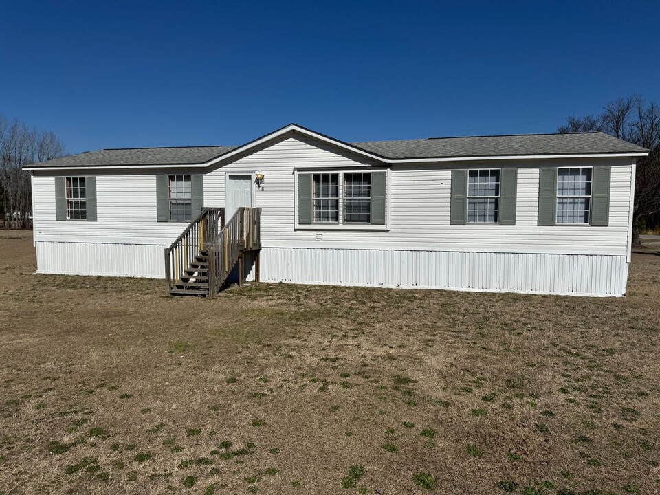 26 Hemlock Ln in Tarboro, NC - Building Photo