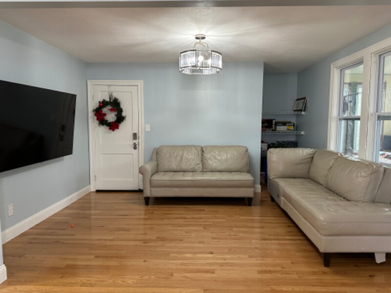 17 Puritan Ave in Worcester, MA - Building Photo
