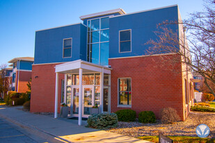 Chateau At Holmes Lake in Lincoln, NE - Building Photo - Building Photo