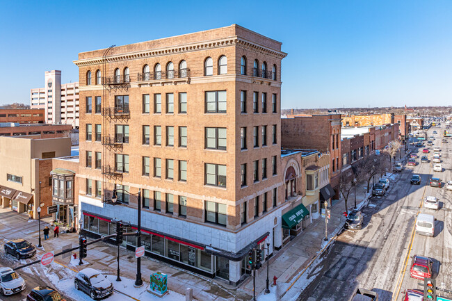 Lofts on Broadway in Aurora, IL - Building Photo - Building Photo