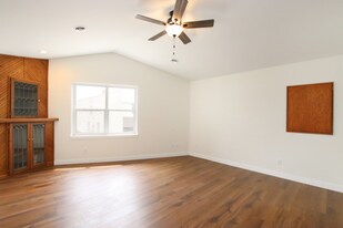 10 Fond Du Lac St in Waupun, WI - Building Photo