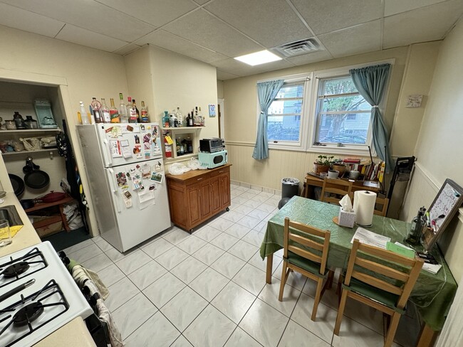 2 Champney St, Unit 1 in Boston, MA - Building Photo - Building Photo