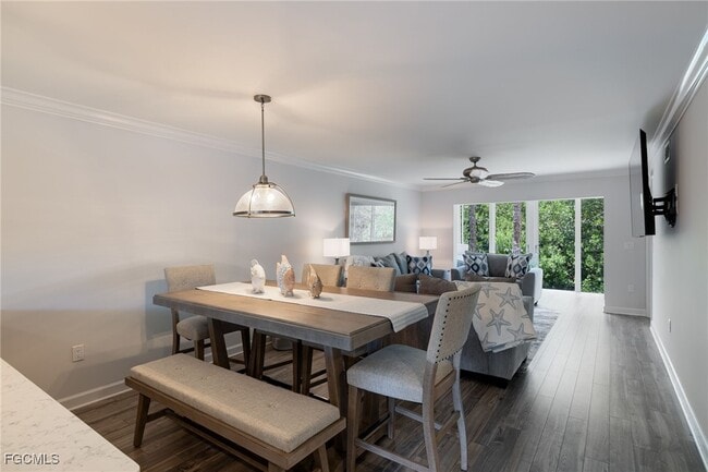 3021 Sandpiper Bay Cir in Naples, FL - Foto de edificio - Building Photo