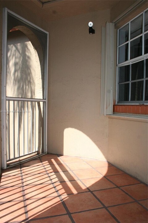 8842 SW 3rd St, Unit 206 in Pembroke Pines, FL - Building Photo