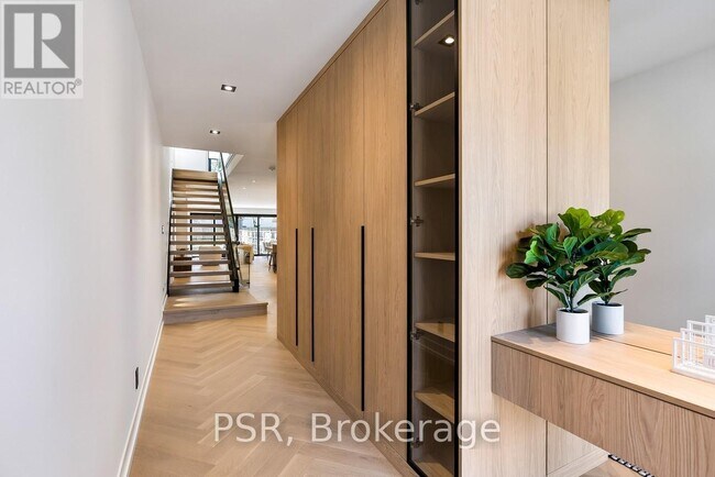 22A Broadview Ave in Mississauga, ON - Building Photo - Building Photo