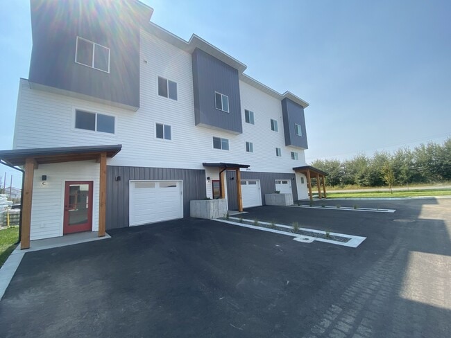 2979 Fen Way