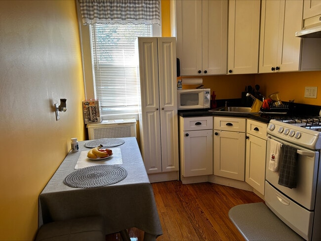 24 Oakwood Ave, Unit Home Sweet Home