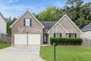 4501 Holliday Rd in College Park, GA - Building Photo