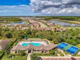 11976 Blazing Star Dr in Venice, FL - Building Photo
