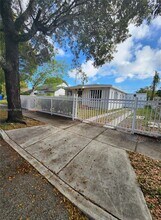 1030 NW 48th St in Miami, FL - Building Photo - Building Photo