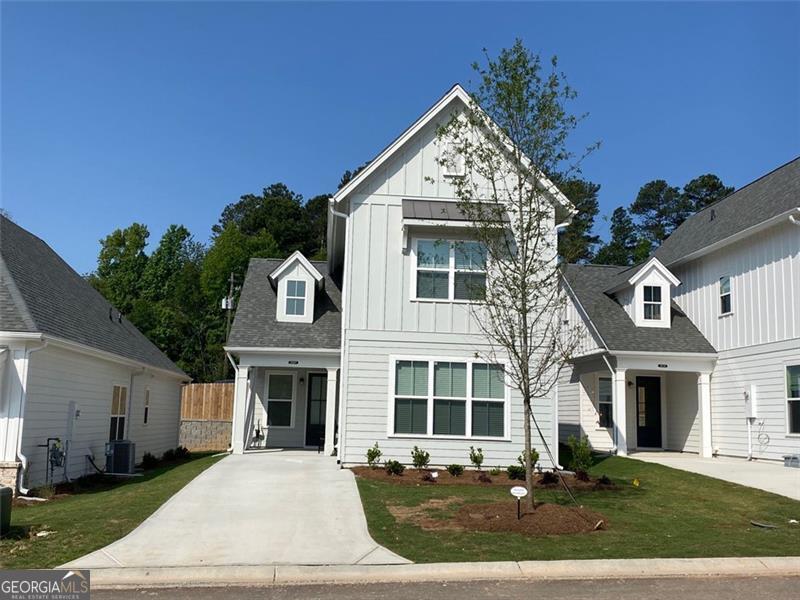 2032 Harvest Pond Cir in Suwanee, GA - Foto de edificio