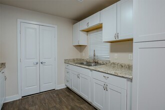 21415 Russell Dr in New Caney, TX - Building Photo - Building Photo